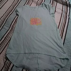 Yes graffiti‎ shirt on a mint green shirt